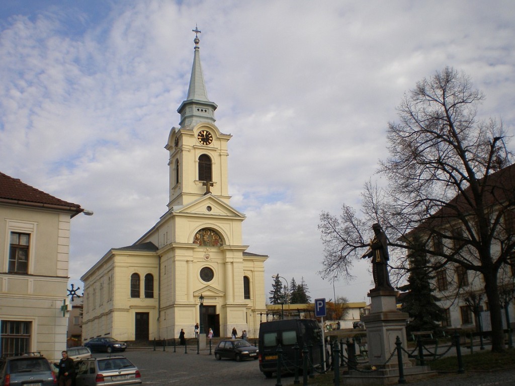 Březové Hory - náměstí J-A-Alise s kostelem svVojtěcha