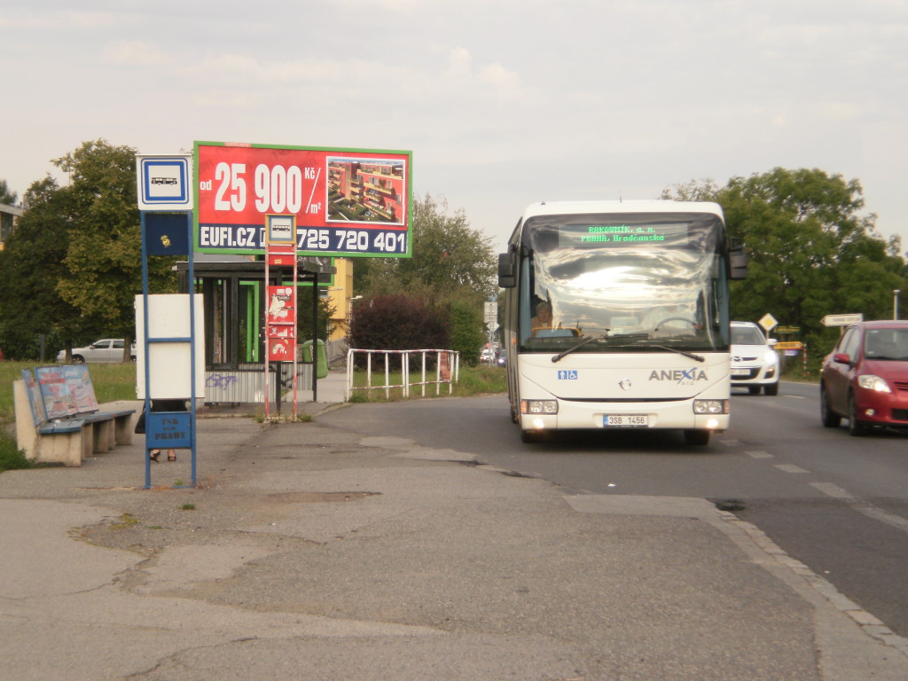 autobus linky 310610 na Bílé Hoře (foto: LN)