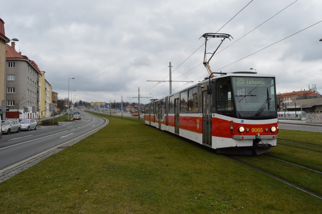 9065 - linka 25 Hradčanská DPP KT8D5RN2P