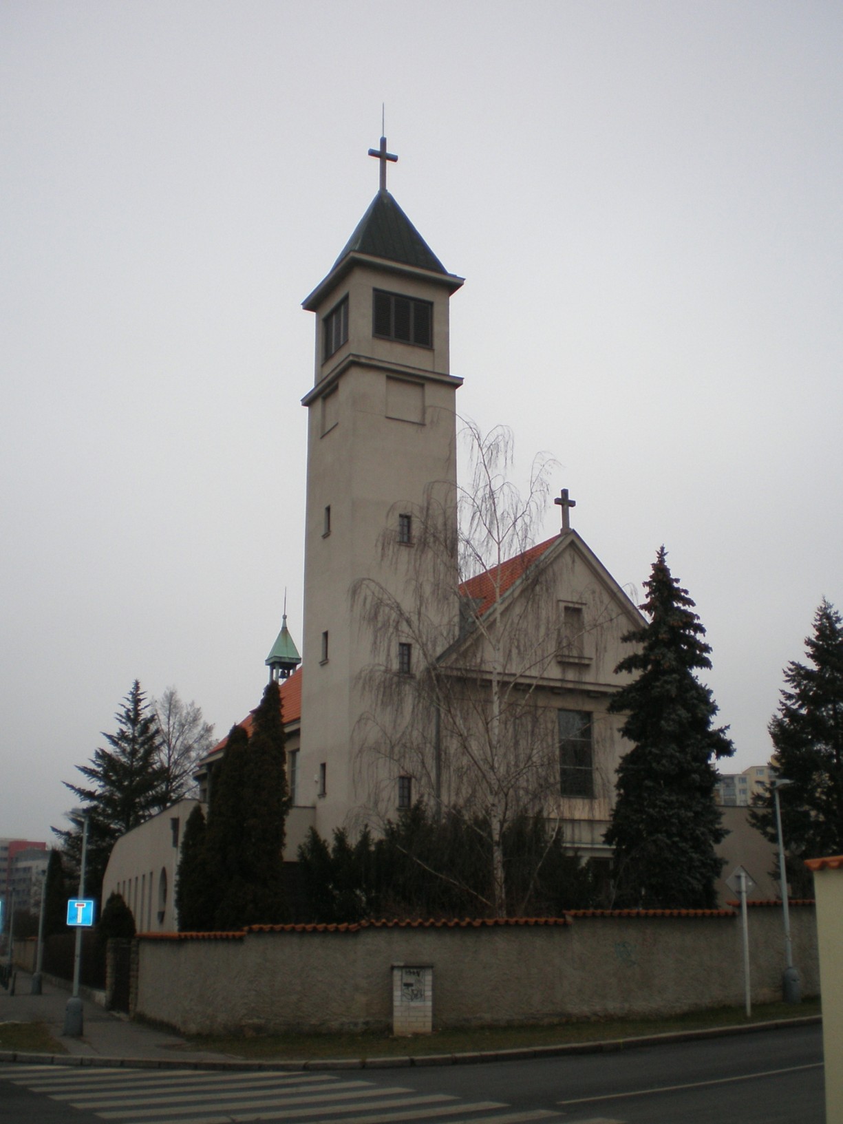 752 - Lhotka - kostel Panny Marie Královny míru