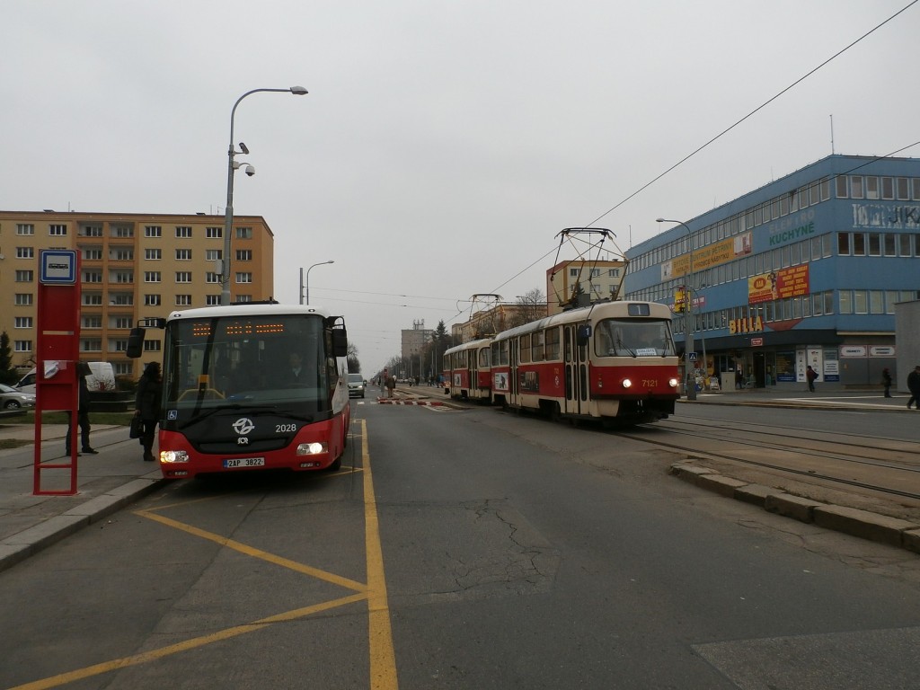 3616 - linka 1 a 168 Petřiny DPP Tatra T3SUCS 7121 a SOR BN 8.5 2028