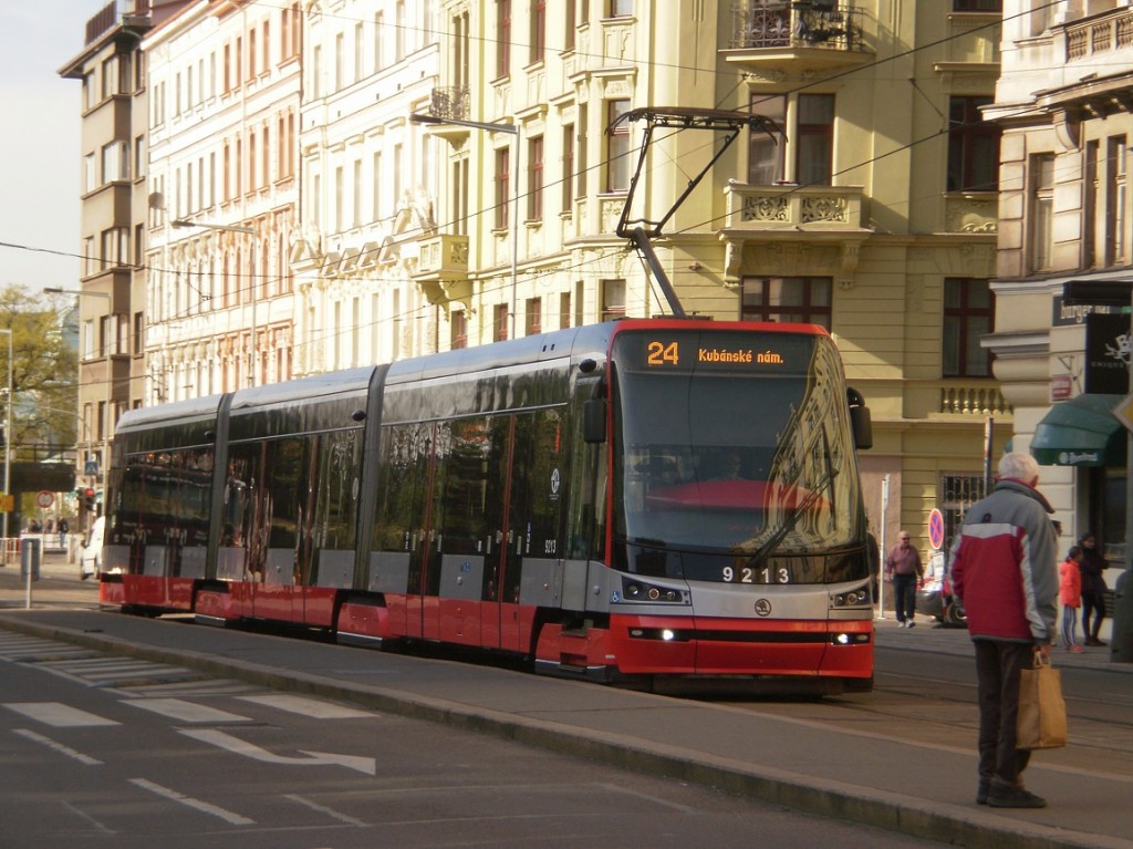 linka 24 u Veletržního paláce