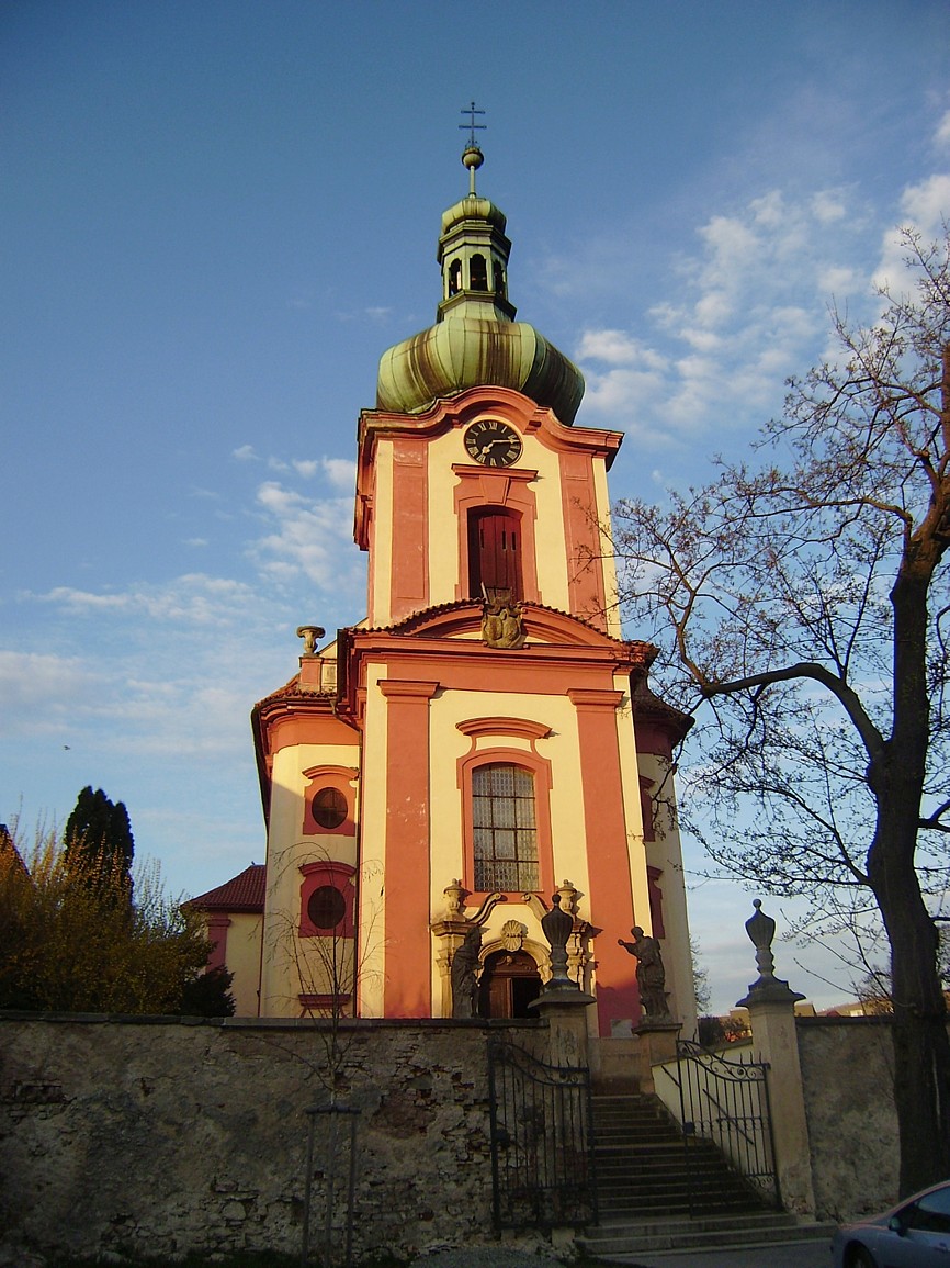 Uhříněves - kostel Všech svatých
