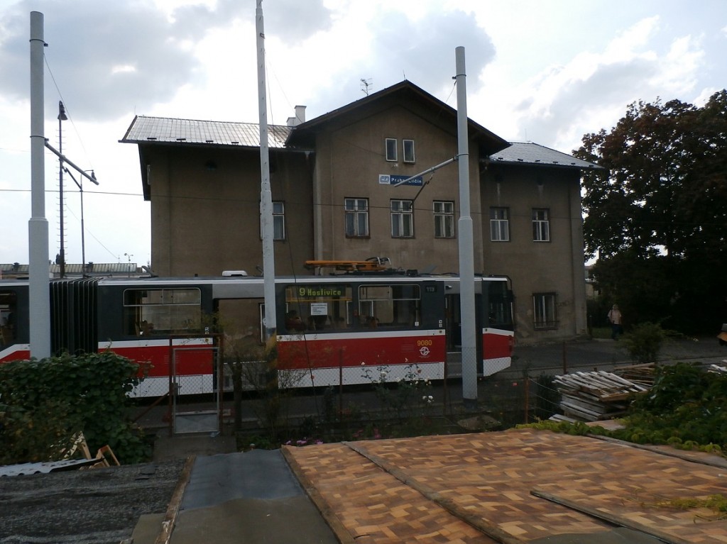 linka 9 směr Hostivice na nádraží Praha - Zličín