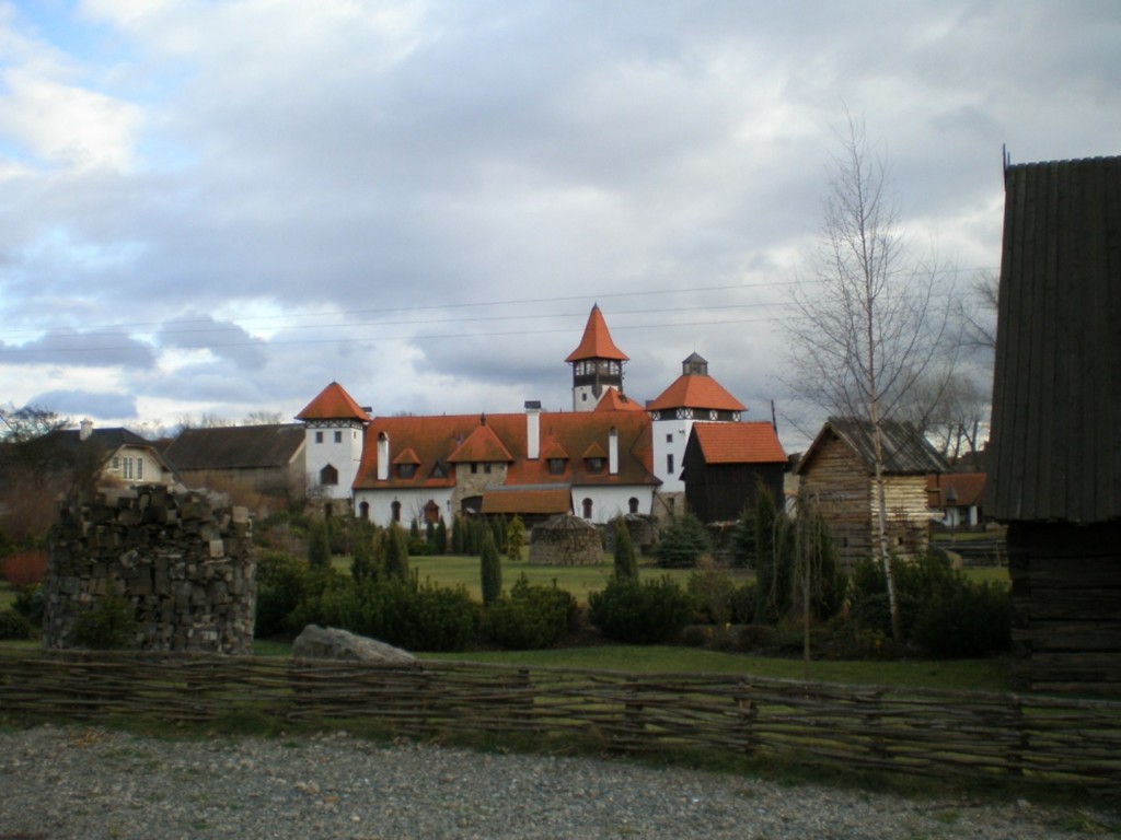011 - Červený Újezd - hrad