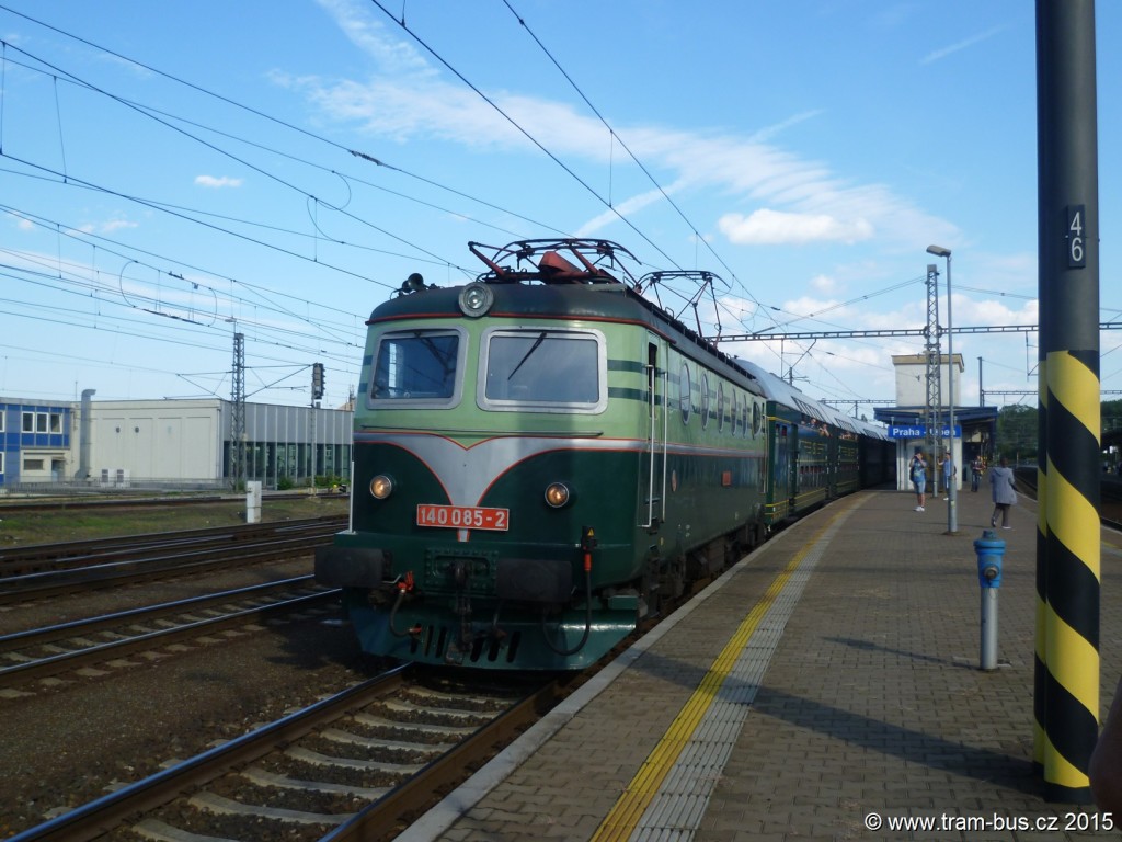 4370 - vlak 140085-2 Patrové vozy „Bpjo“ s elektrickými lokomotivami „Bobina“ Praha-Libeň při 5. RDP trať 011