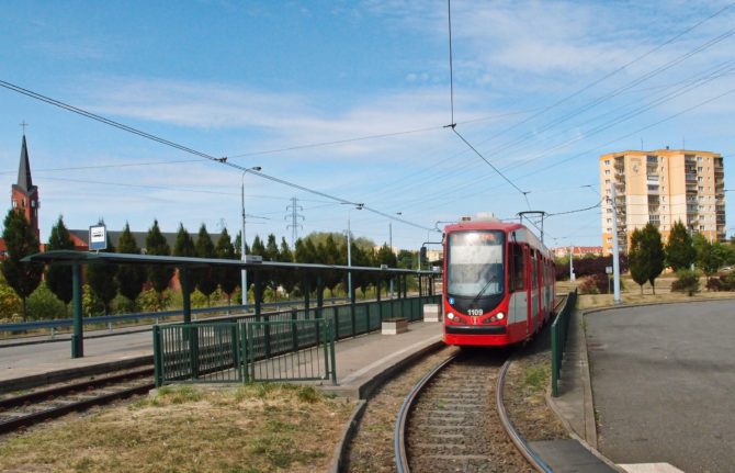 V obratišti Chełm Witosa začíná linka 3 směřující na Brzeźno